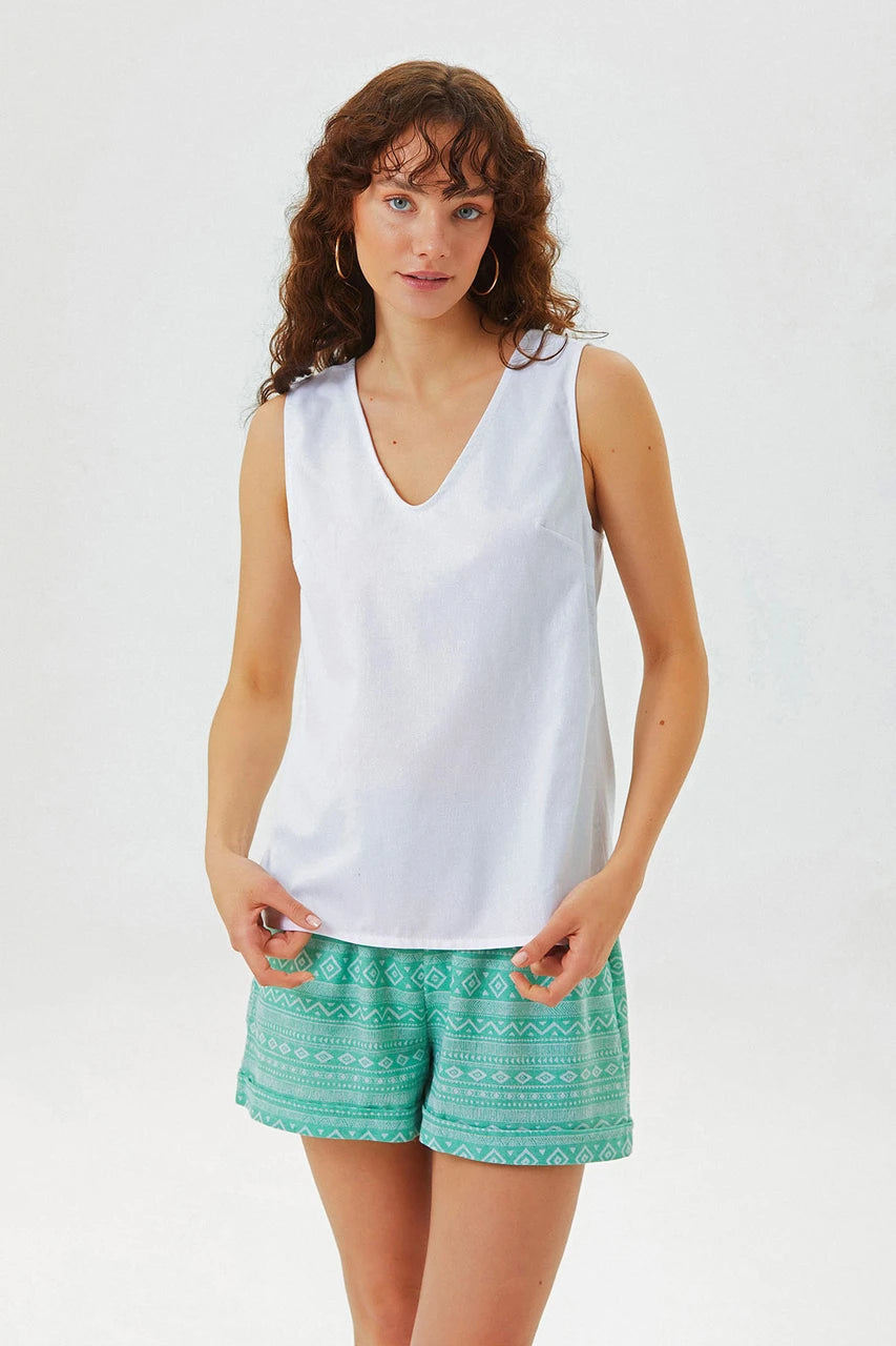 Clandestino Unique Back Design Sleeveless Top - White