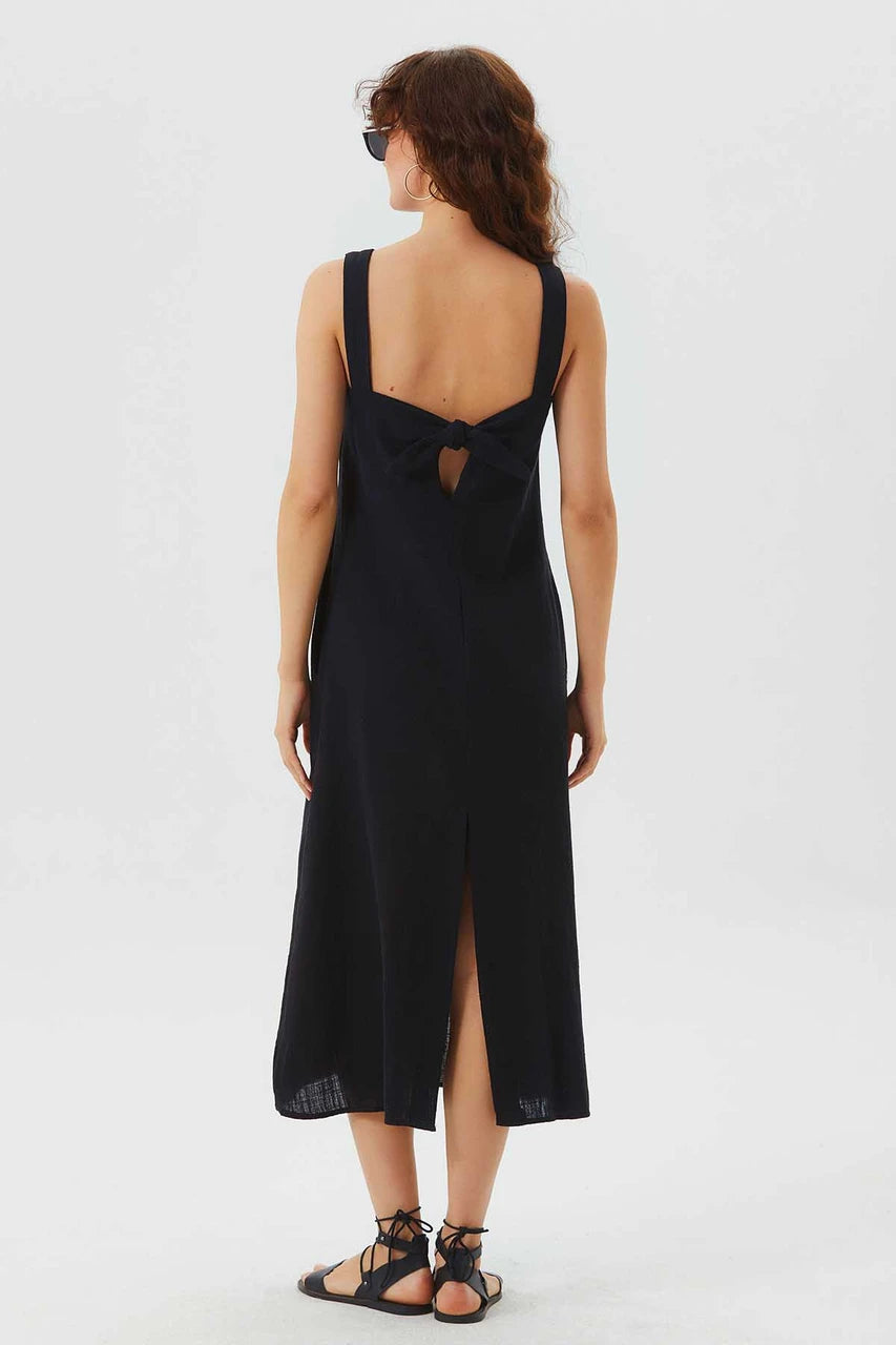 Clandestino - Round Neck Boho Shift Dress with Tie Closure In Black