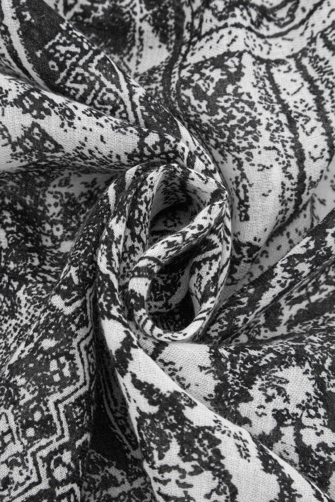 Mediterranean Print Scarf - Black